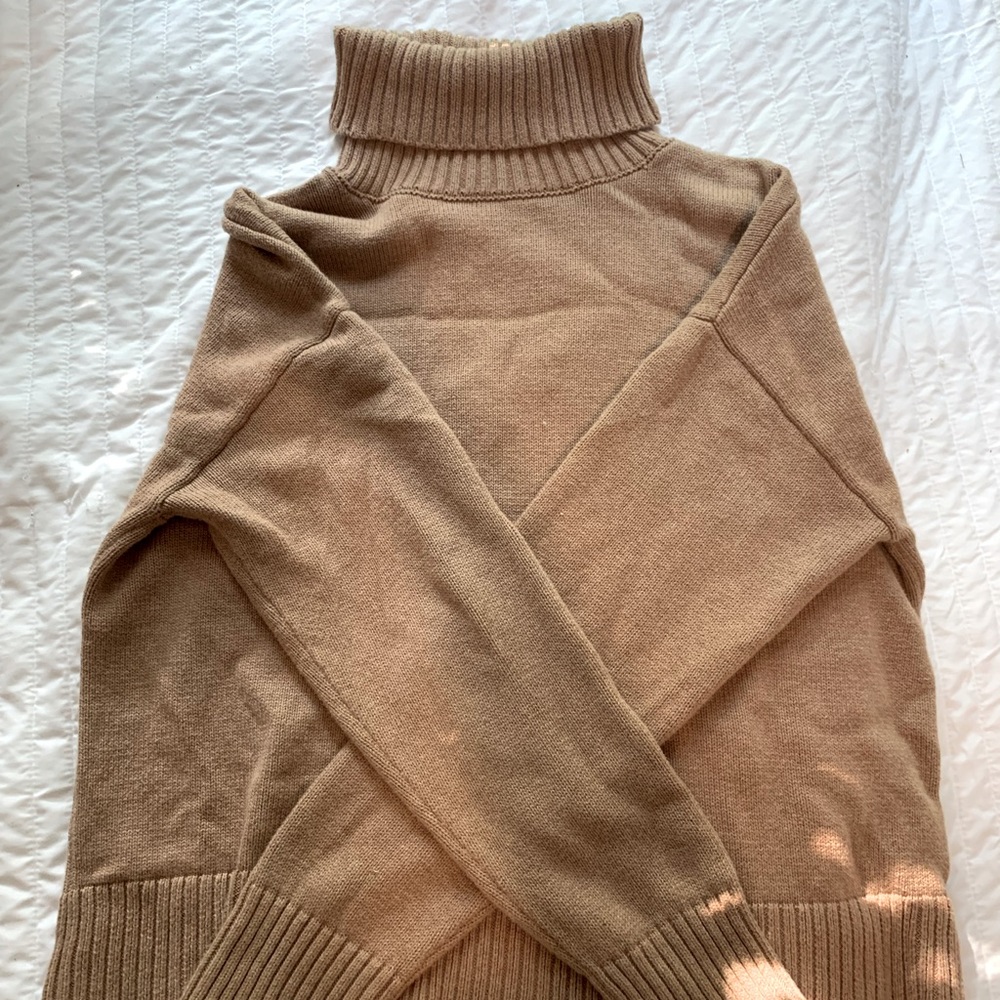 GAP turtleneck sweater
